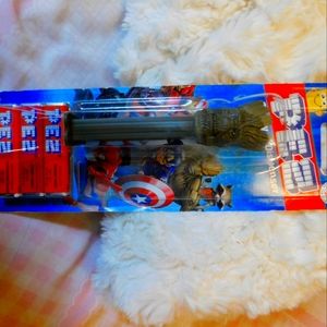 Groot Pez Dispenser - in box
